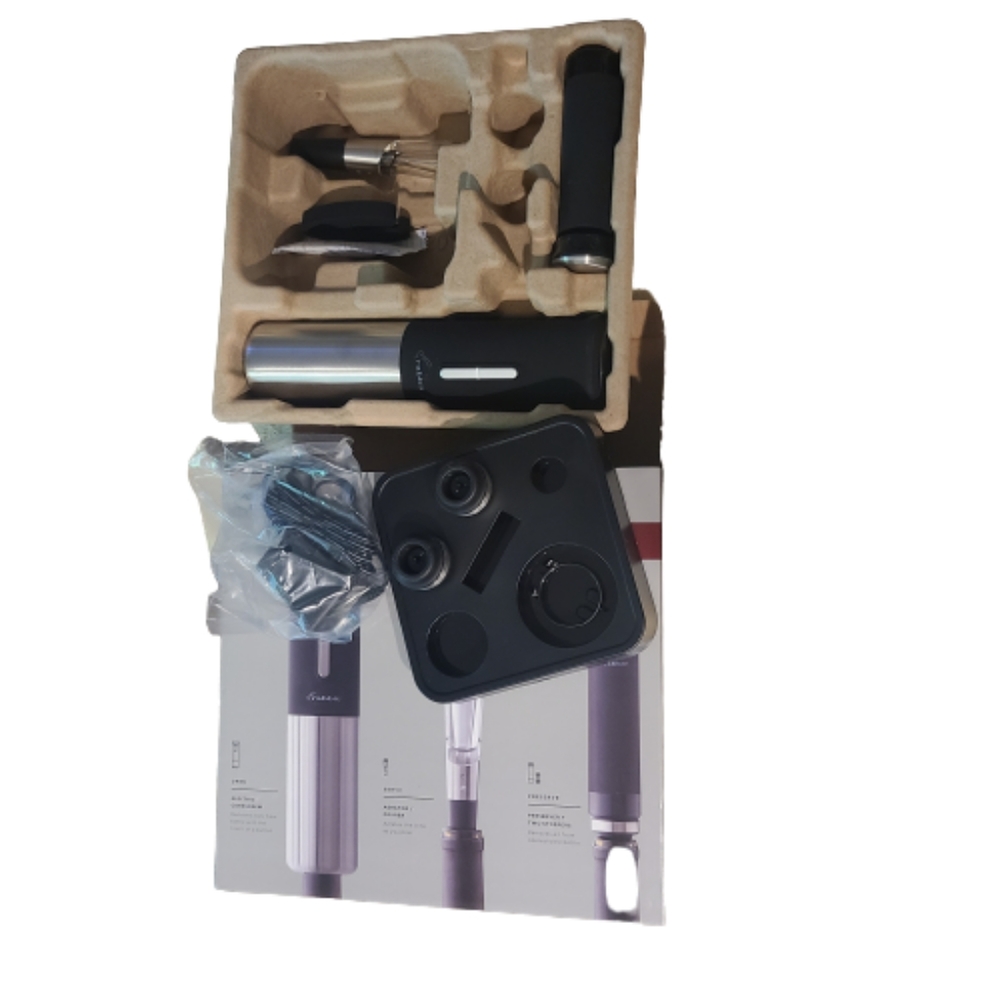 *NWOT Rabbit Electric Wine Set - Picture 4 of 4